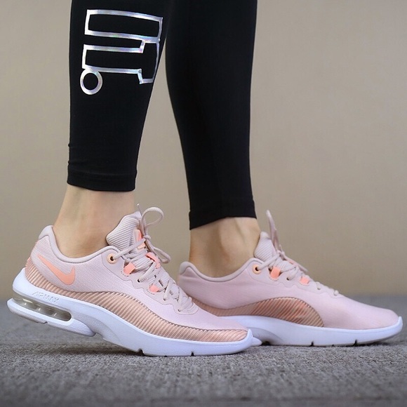 nike wmns air max advantage